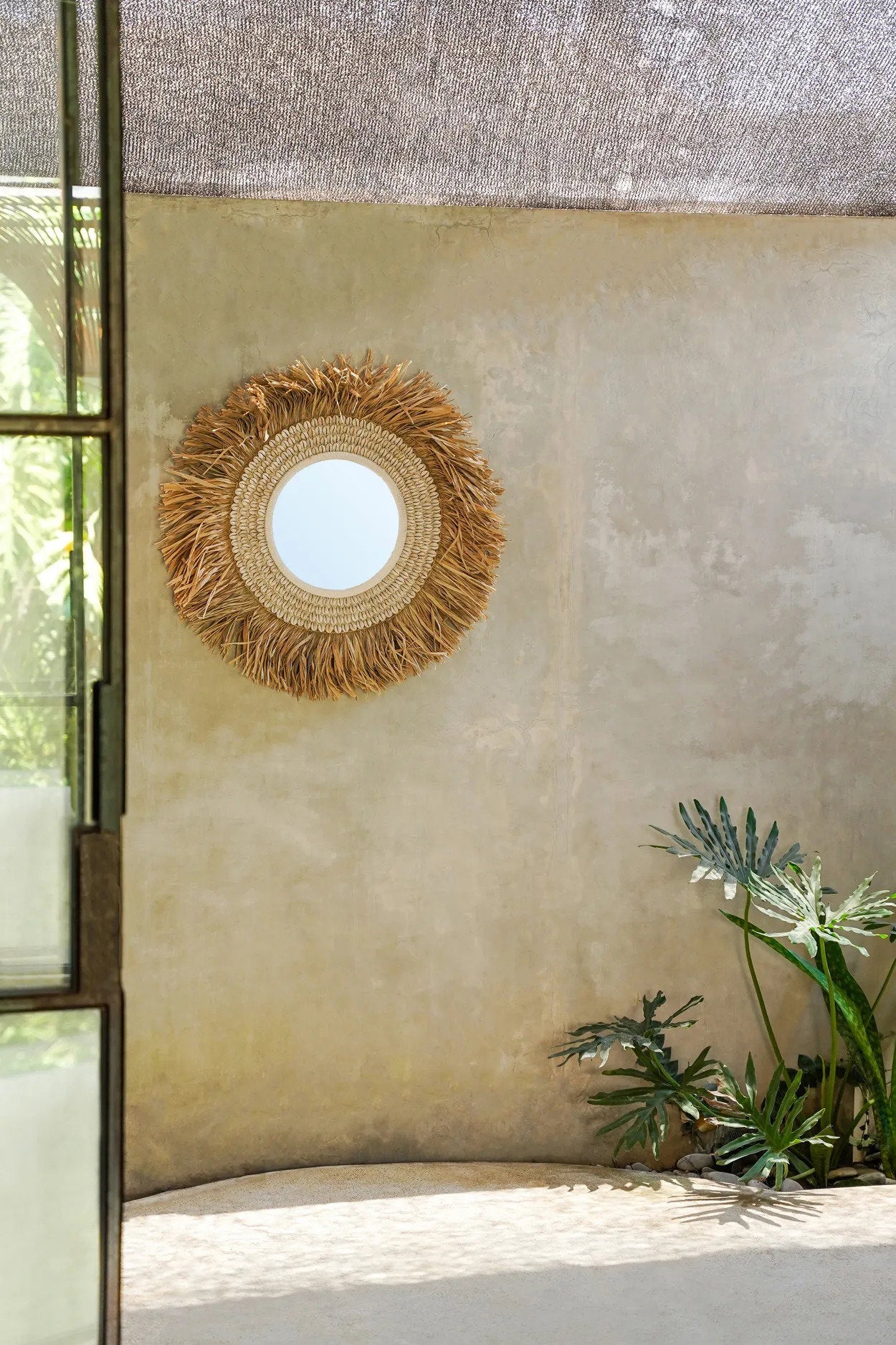 the-raffia-cowrie-mirror-natural-white