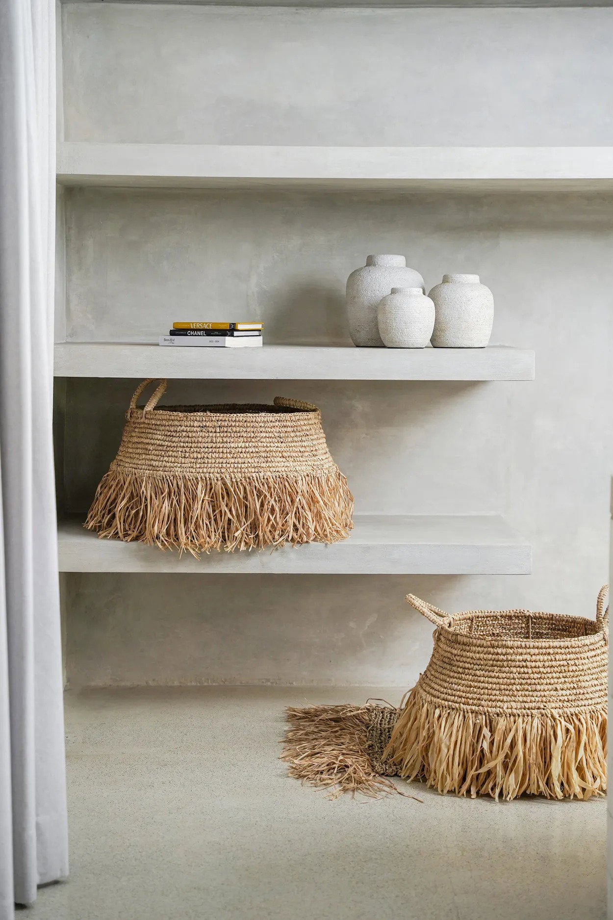 the-raffia-deluxe-baskets-natural-large