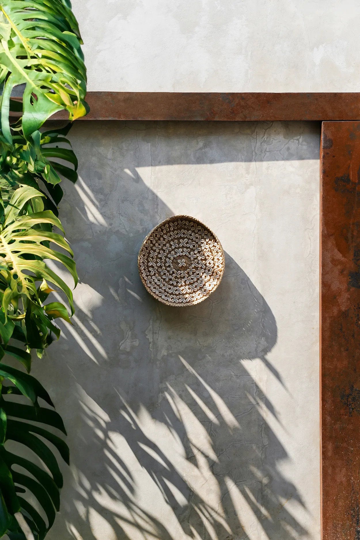 the-costa-shell-plate-natural-white-m