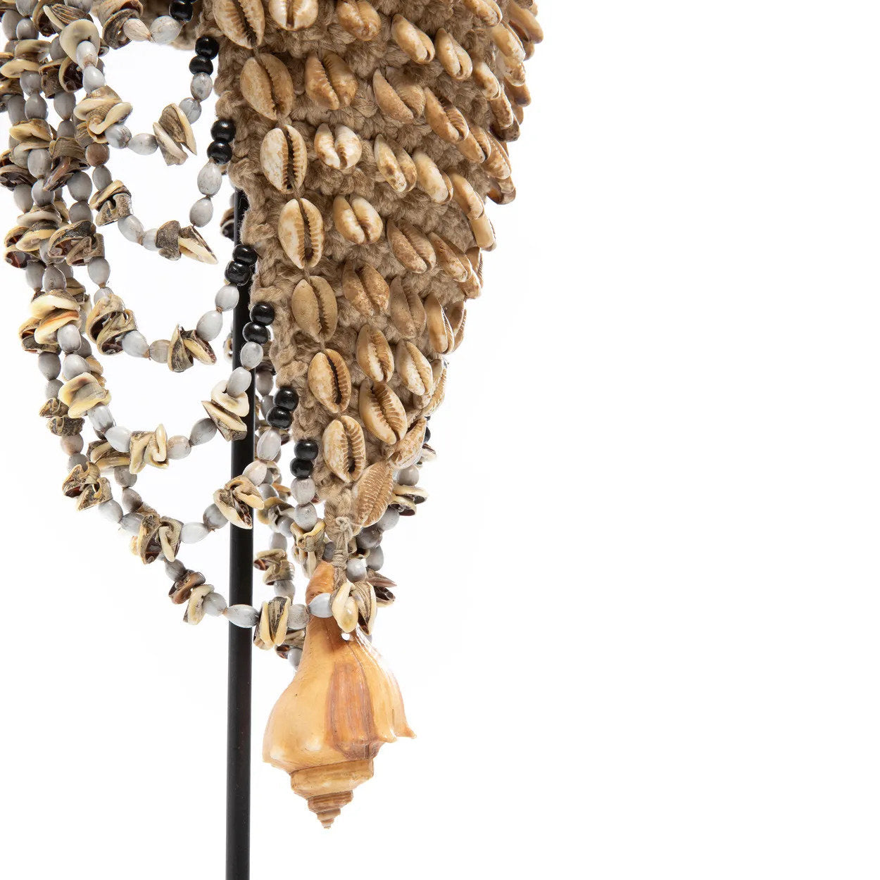 the-shell-hat-on-stand-natural-black