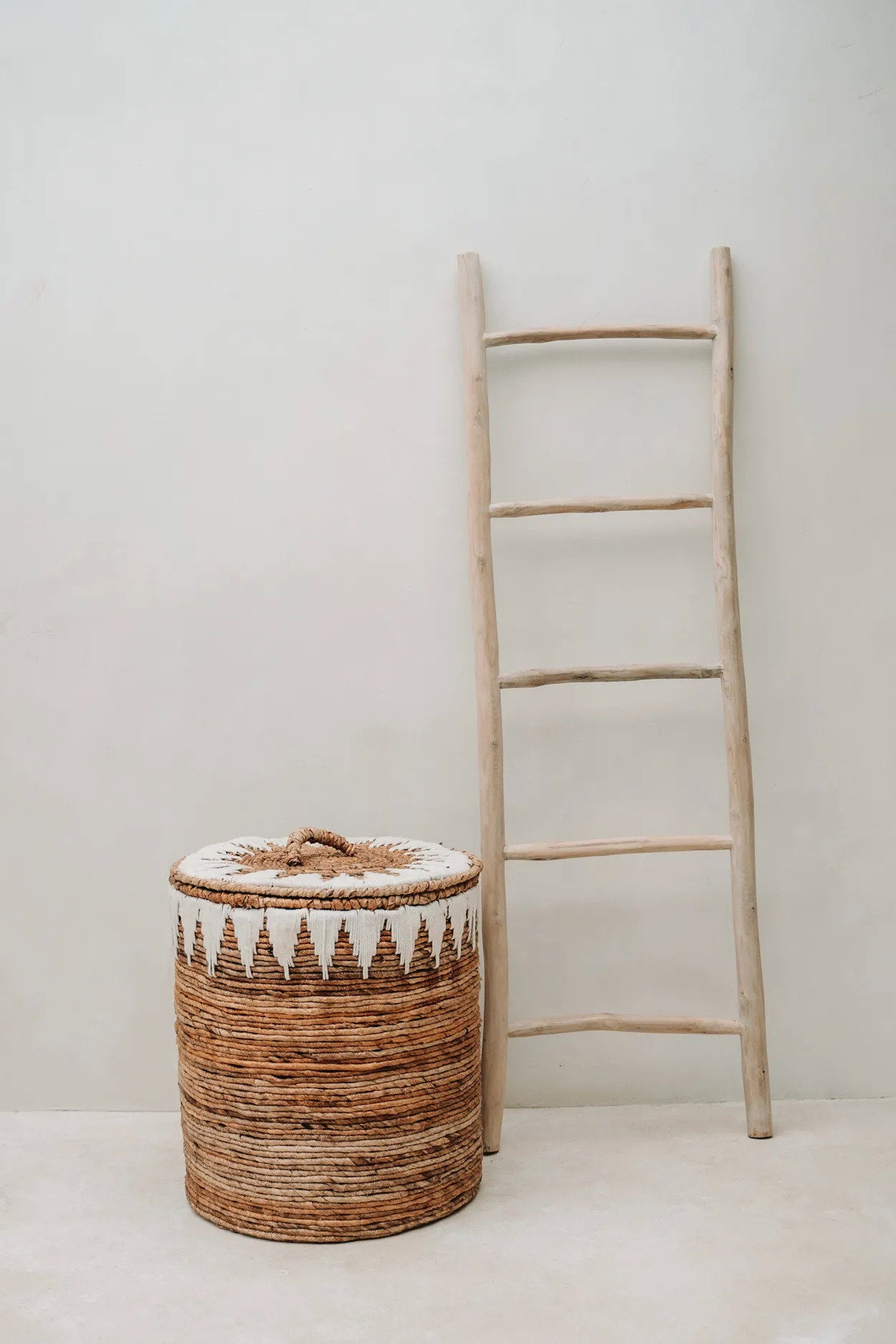 the-banana-stitched-laundry-baskets-l