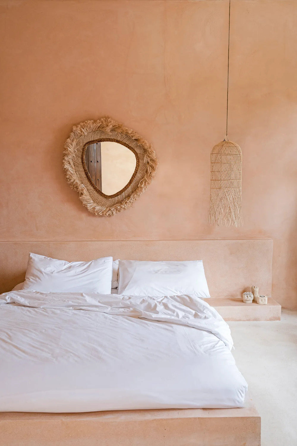 the-la-contessa-mirror-natural-l