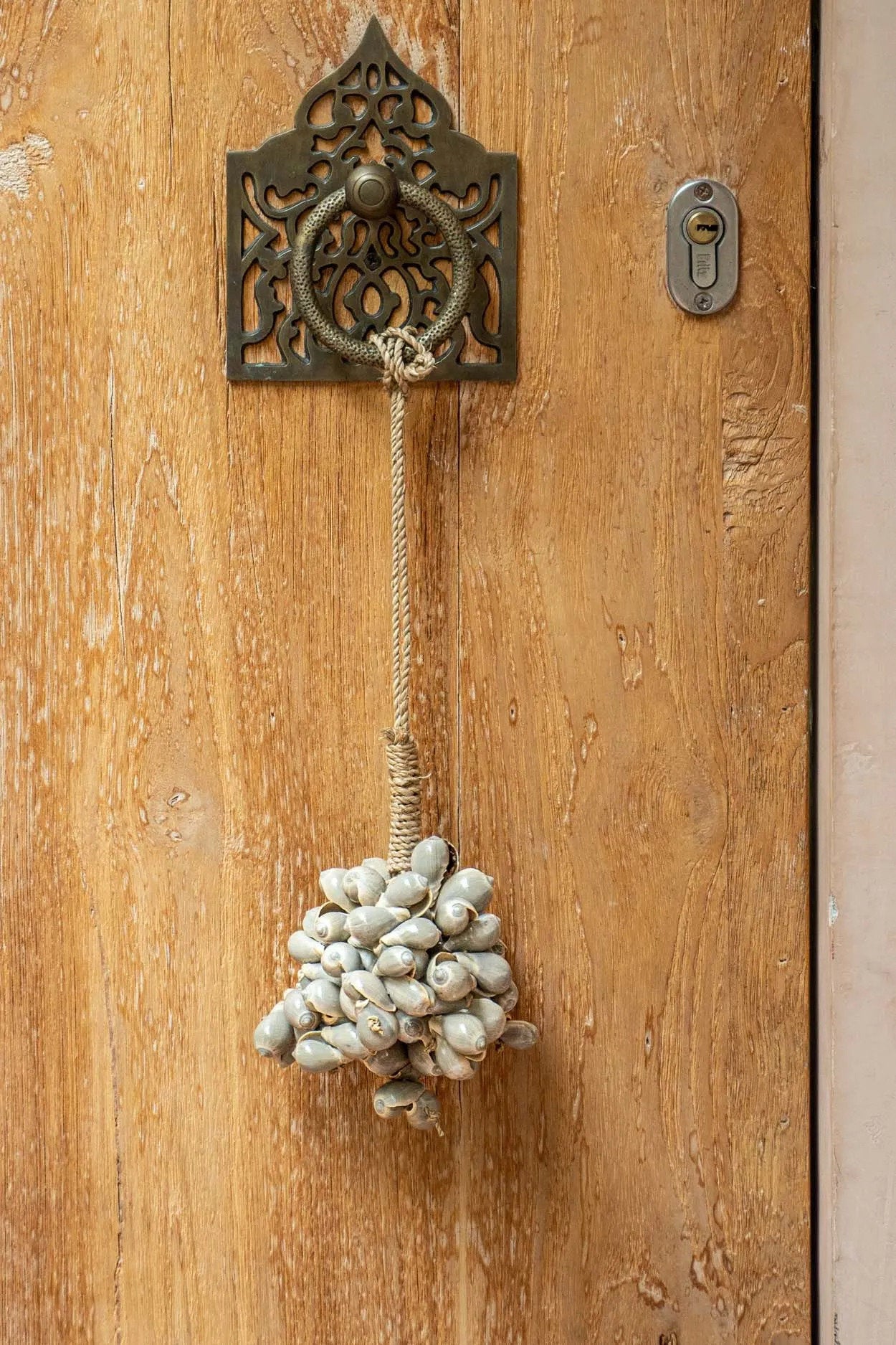 the-grey-shell-tassel