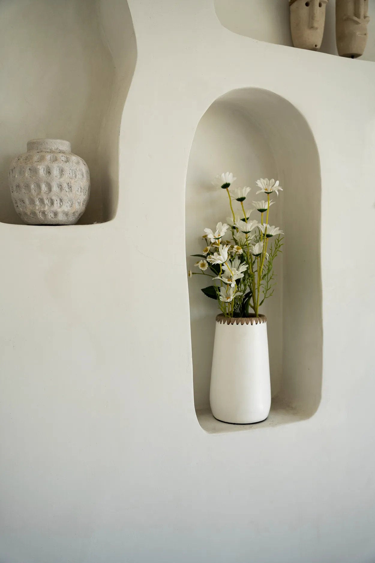 the-sneaky-vase-white-natural-s
