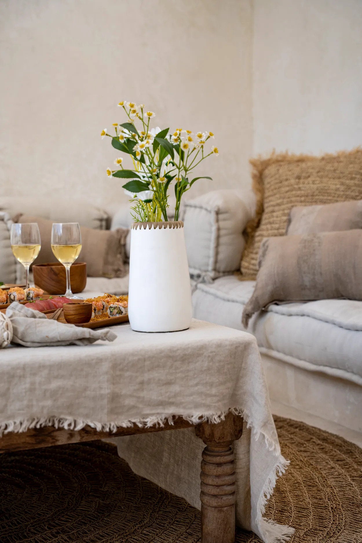 the-sneaky-vase-white-natural-s