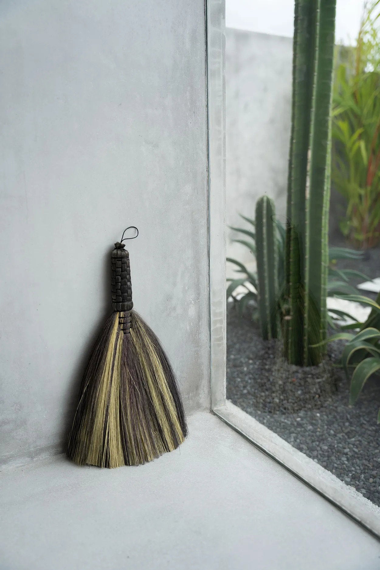 the-sweeping-brush-black-natural