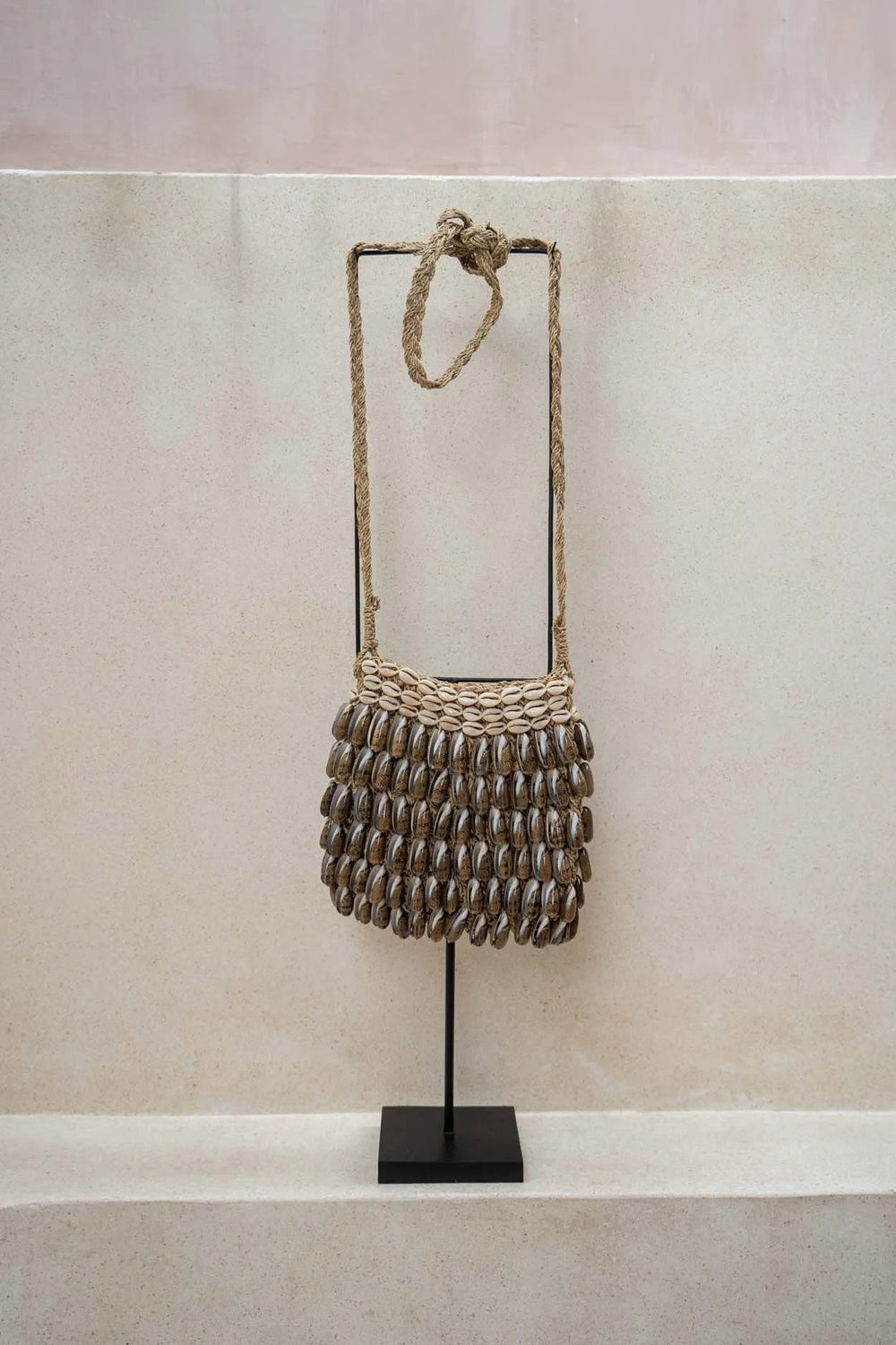 the-shell-purse-on-stand