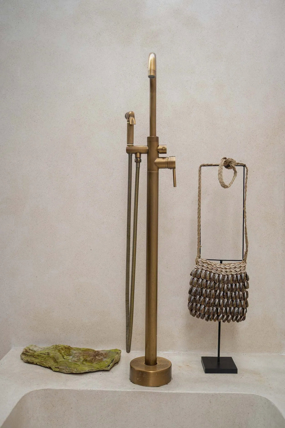 the-shell-purse-on-stand