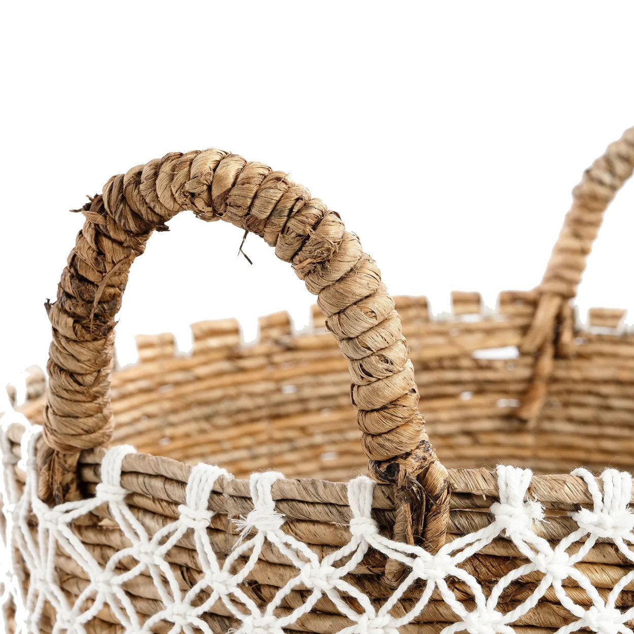 the-crossed-stitched-macrame-basket-l