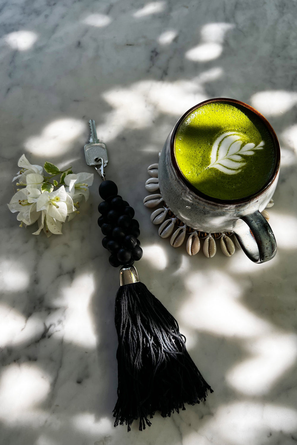 the-wooden-beads-keychain-black