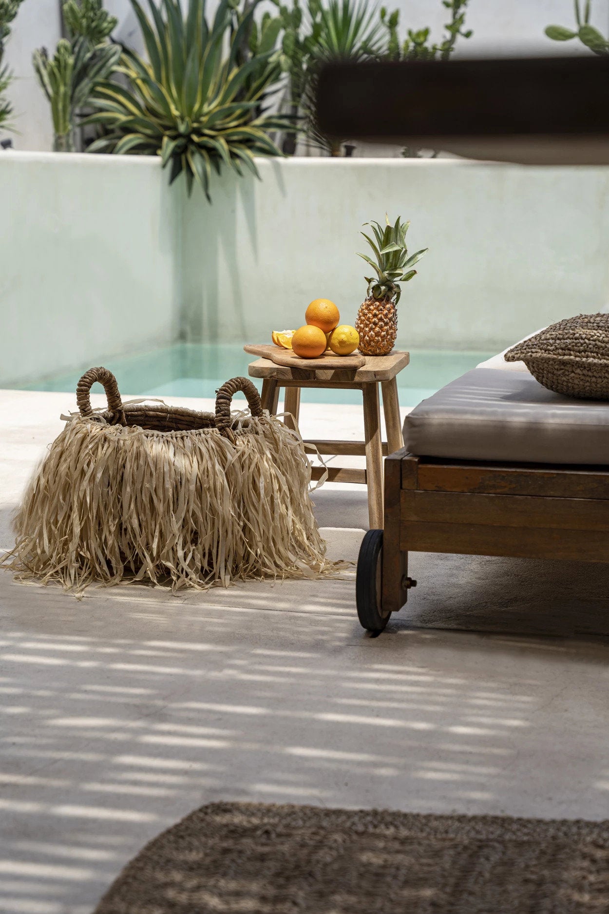 the-raffia-basket-l