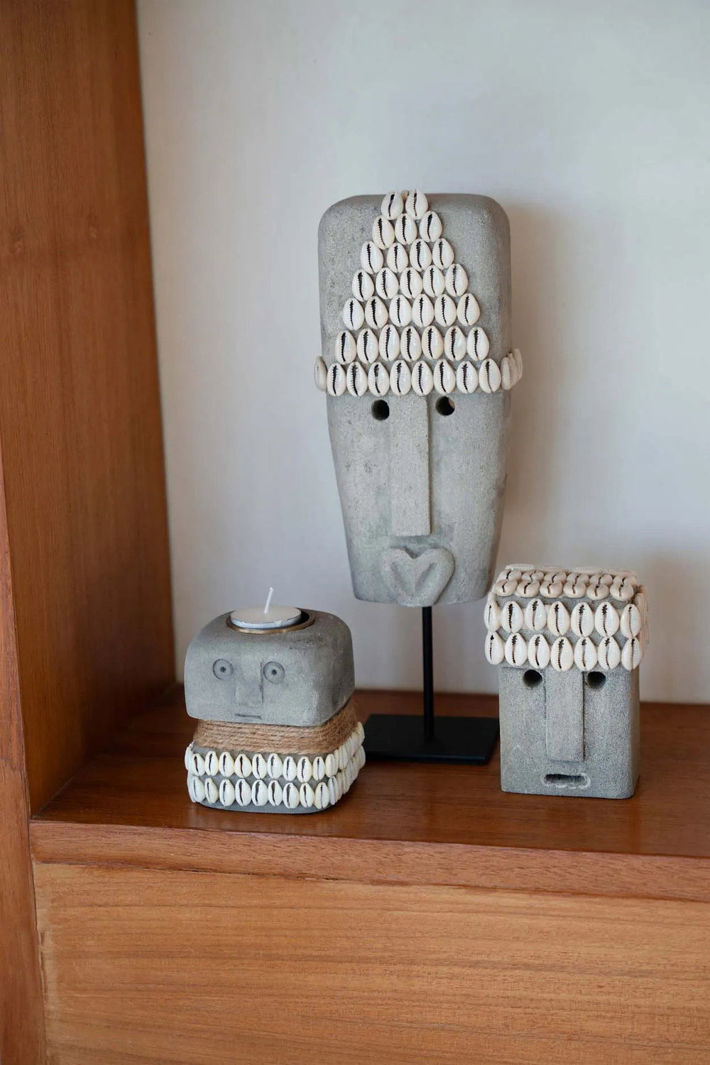 the-sumba-stone-32-on-stand