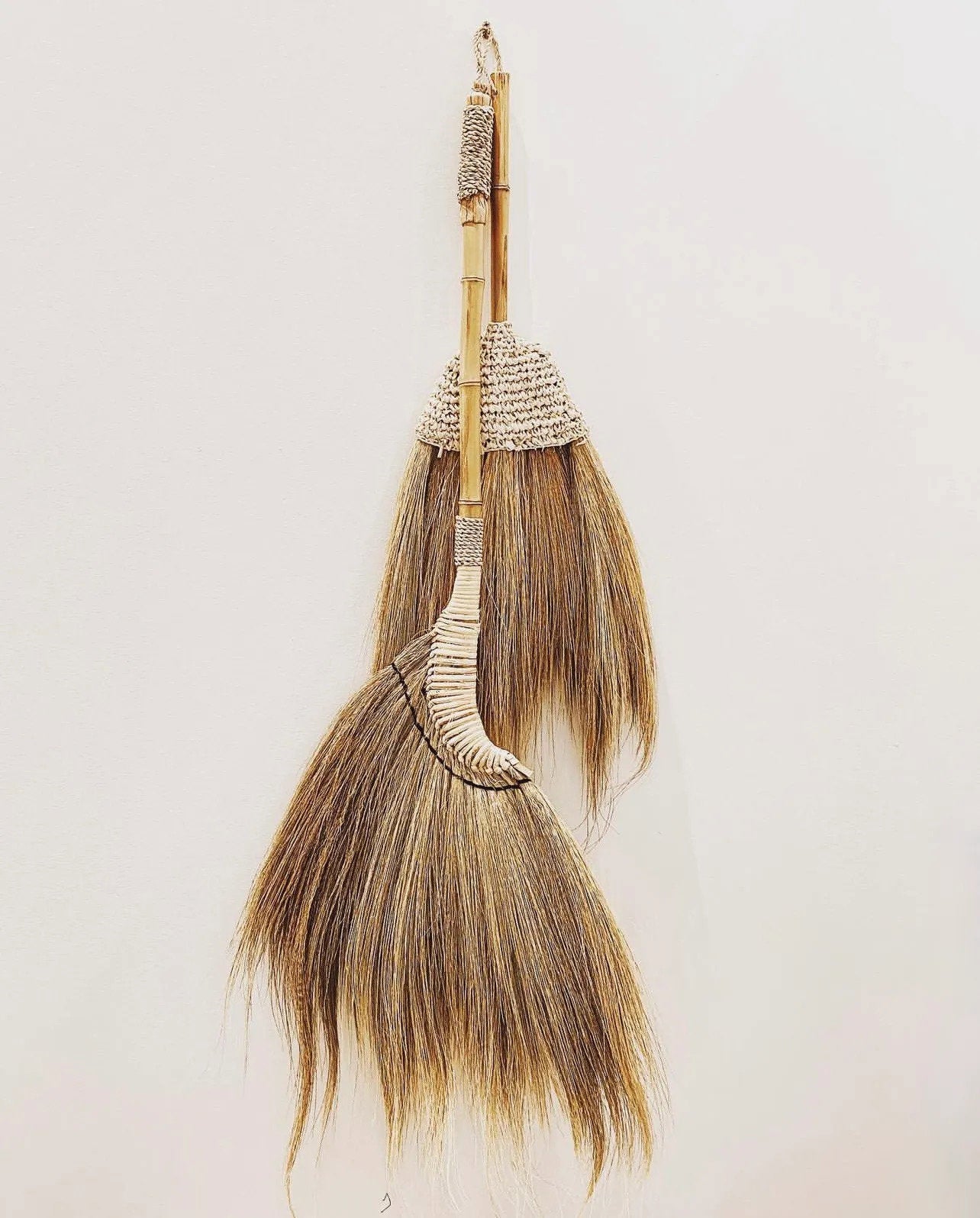 the-raffia-broom-natural