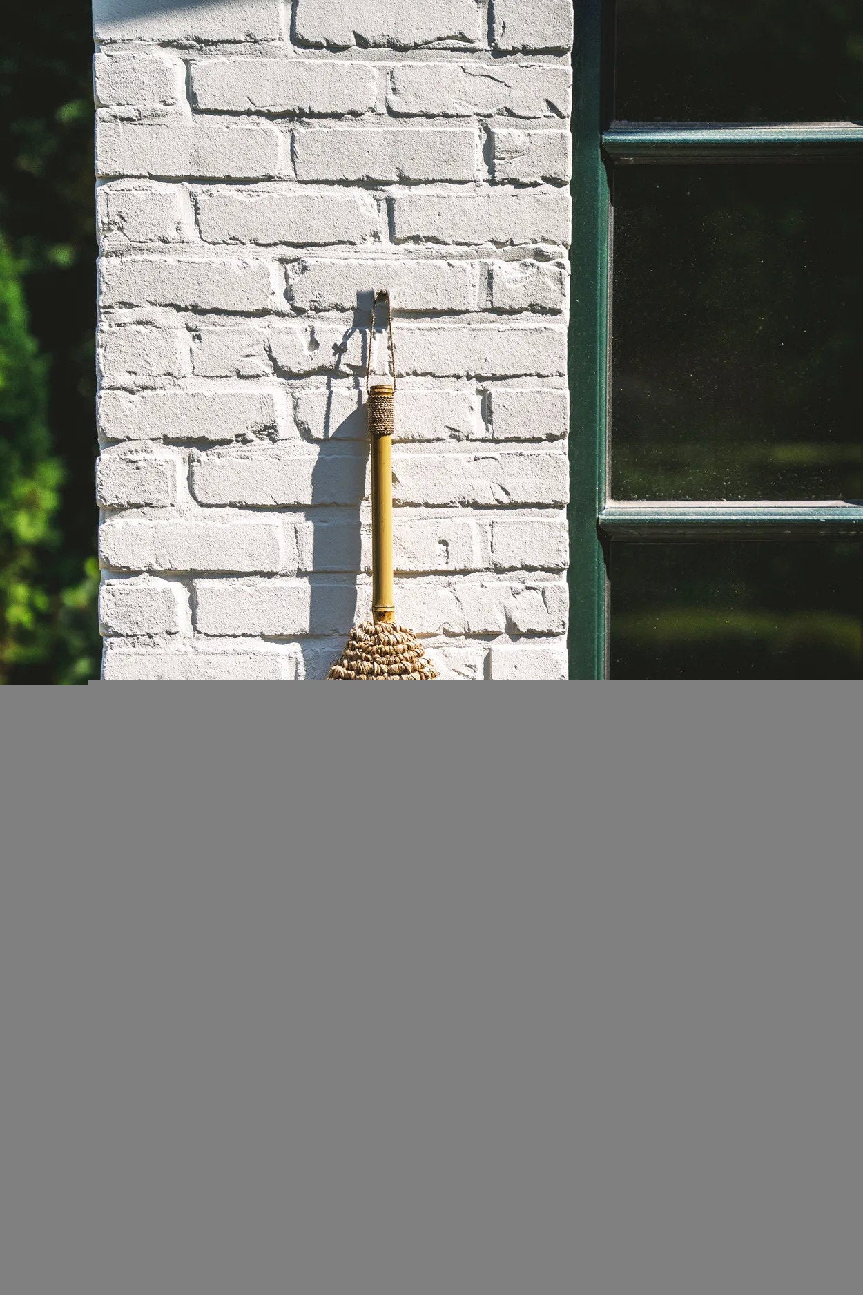 the-raffia-broom-natural