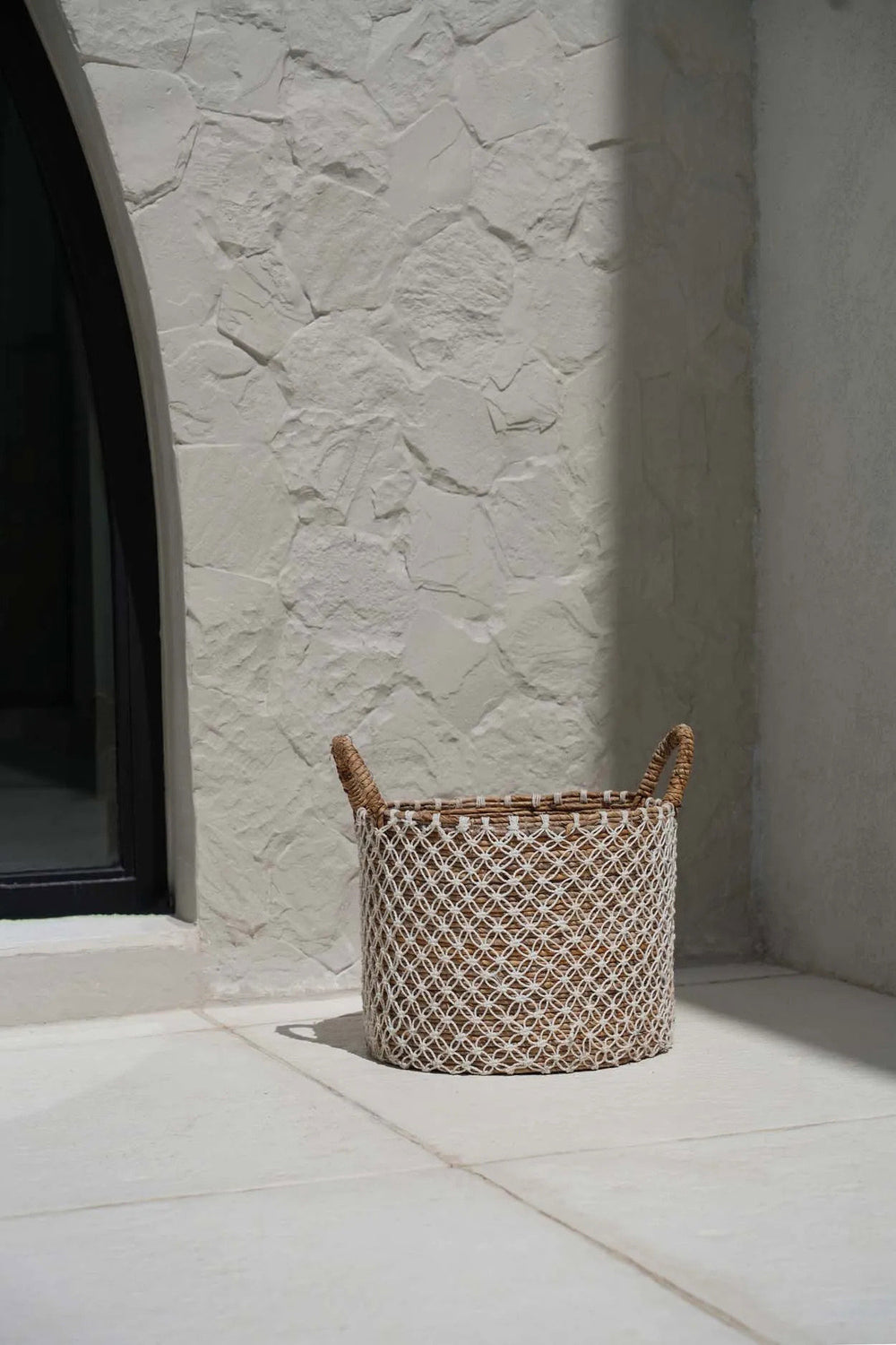 the-crossed-stitched-macrame-basket-m