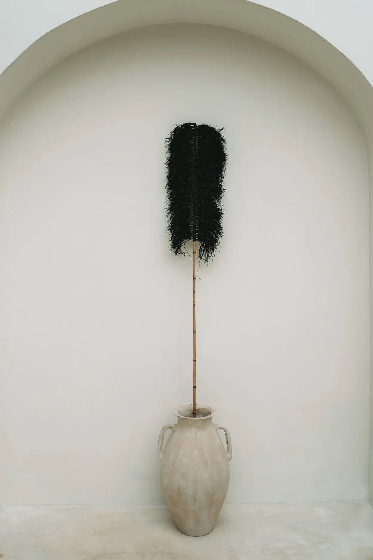 the-raffia-palmeira-black