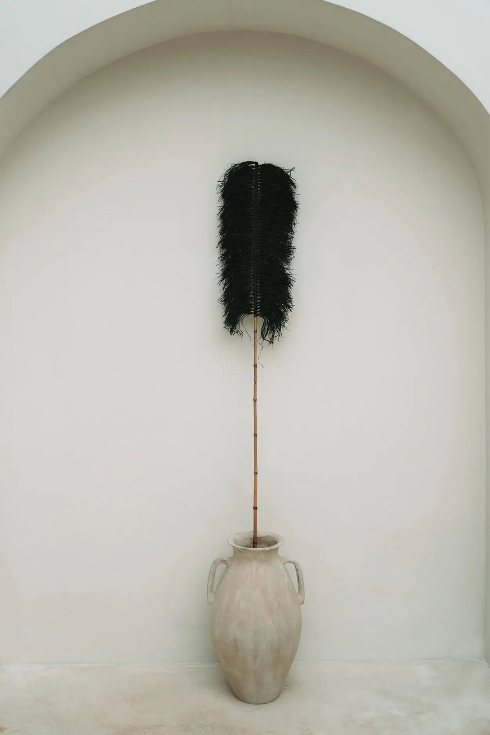the-raffia-palmeira-black