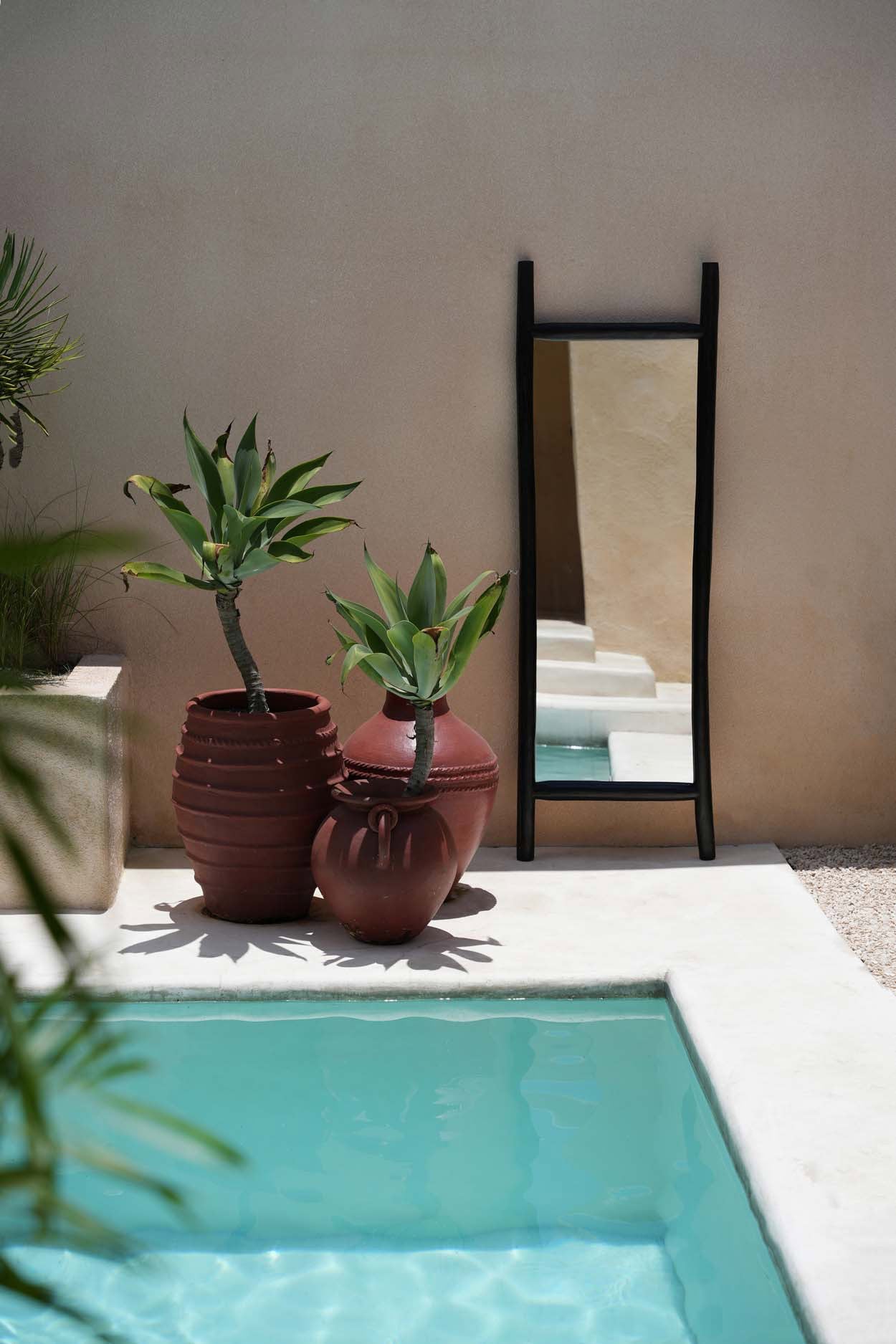 the-island-dressing-room-mirror-black
