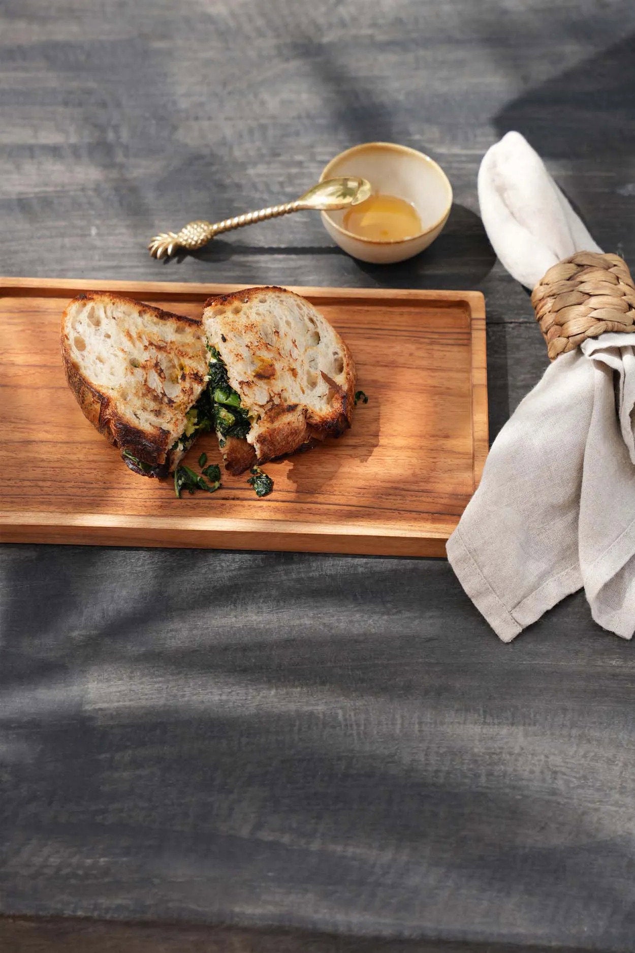 the-gormandize-tray-natural-l