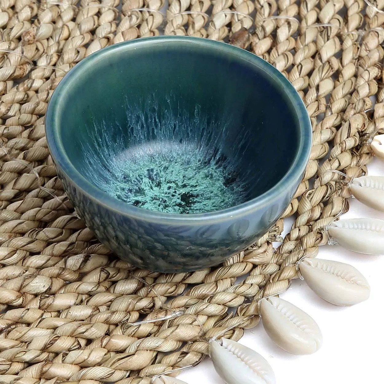 the-aqua-sauce-bowl-xs