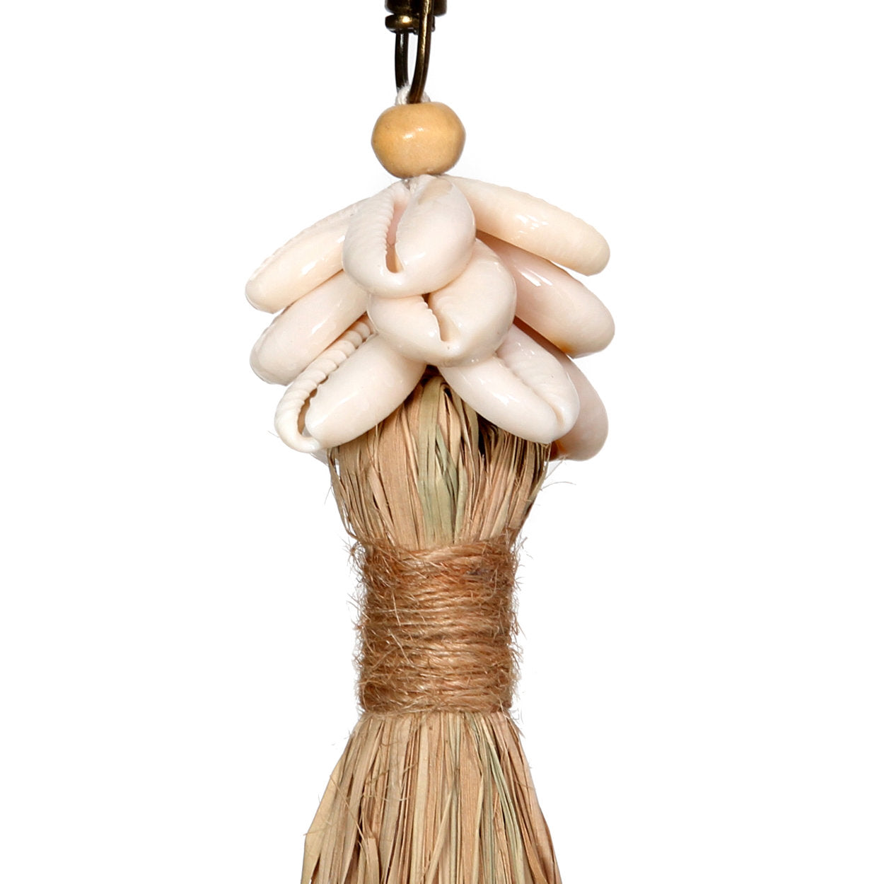 the-raffia-cowrie-shell-keychain