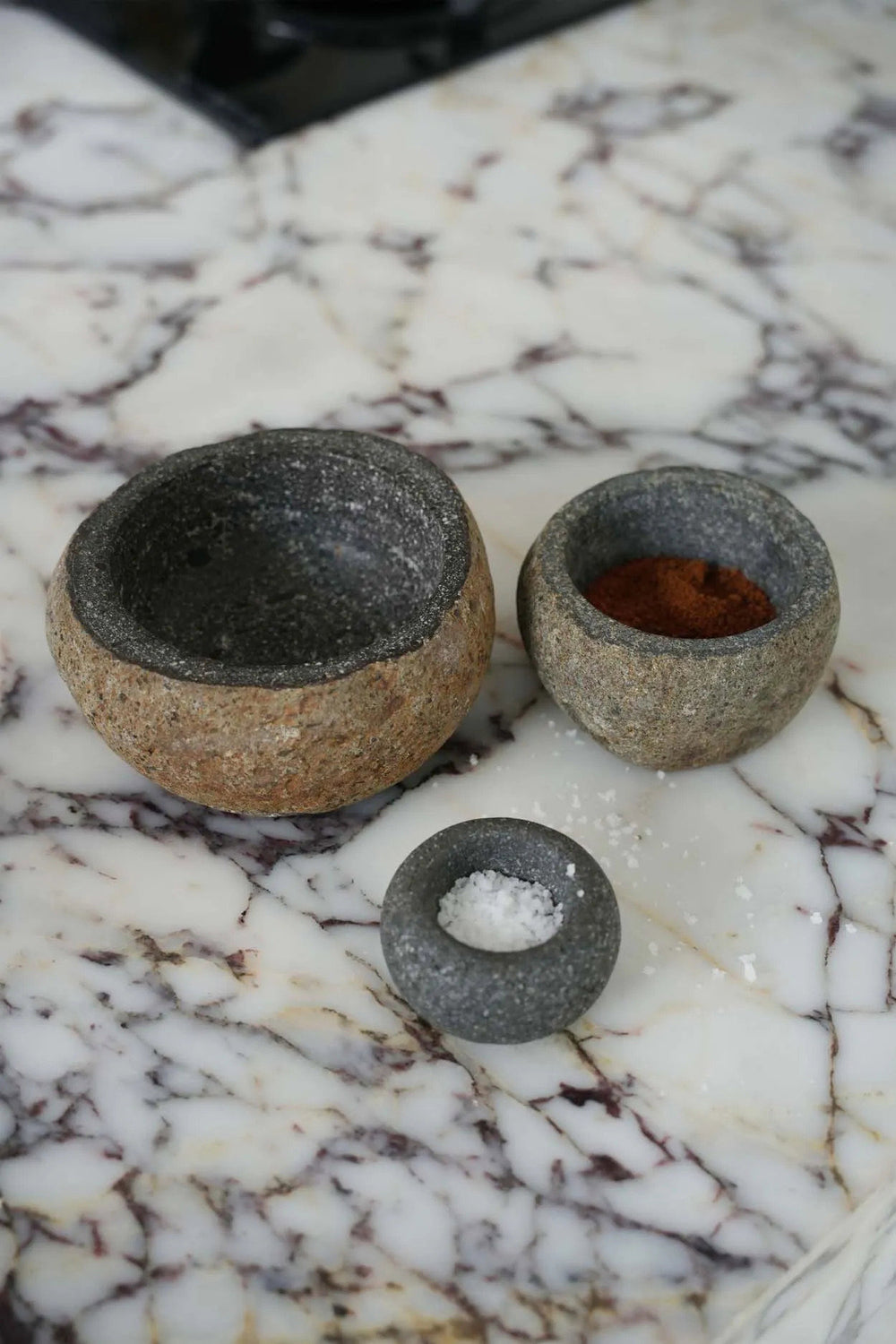 the-lava-stone-bowl-black-xs