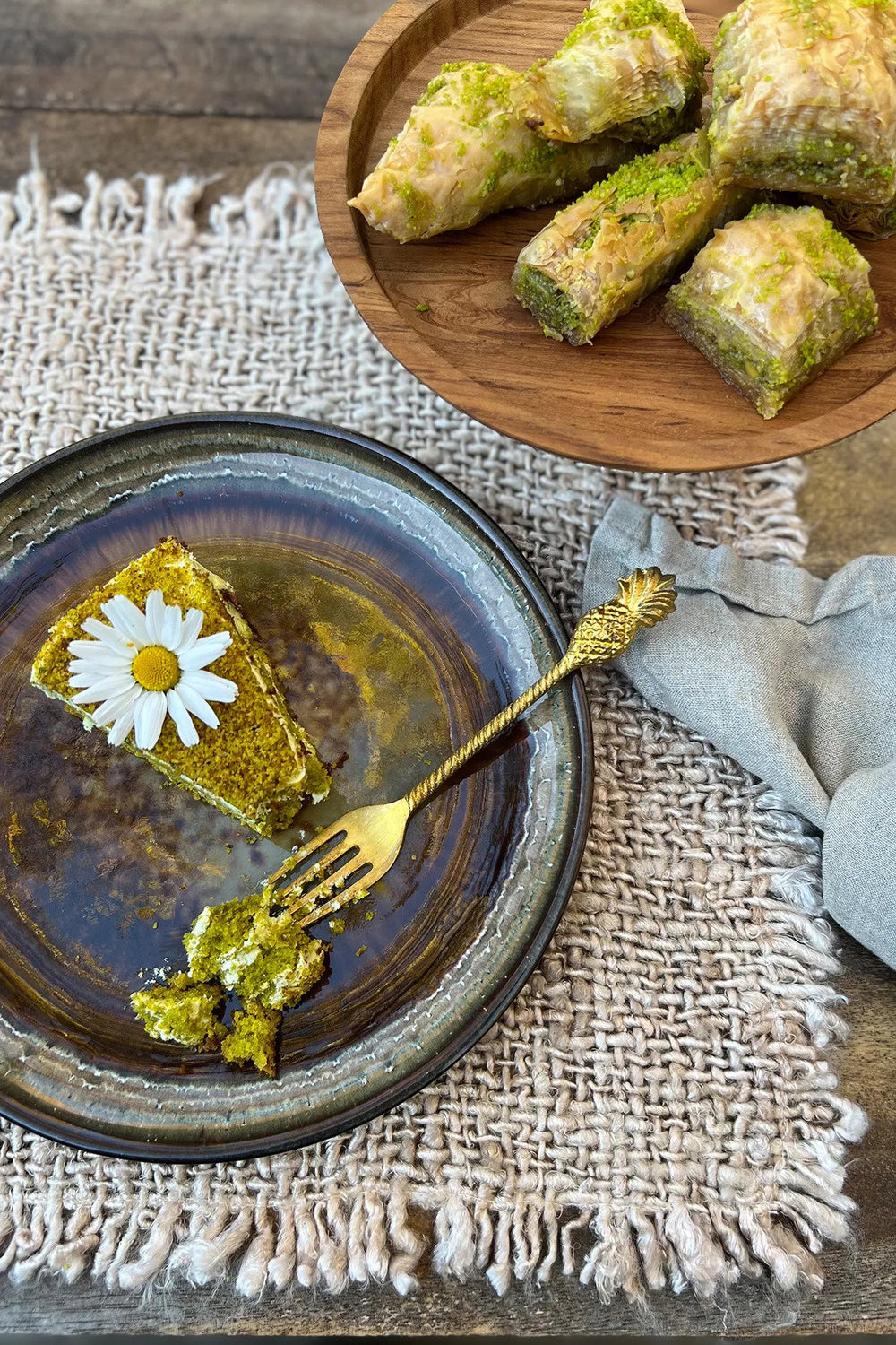 the-pineapple-fork-gold