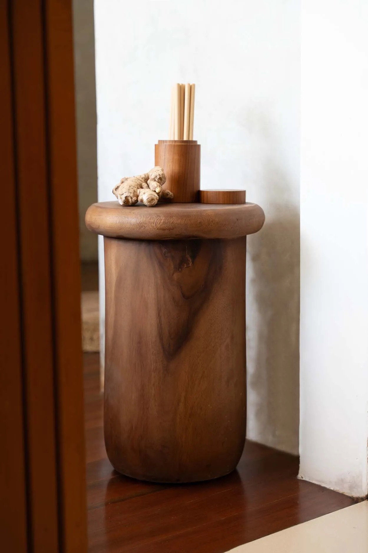 the-teak-root-jar-m