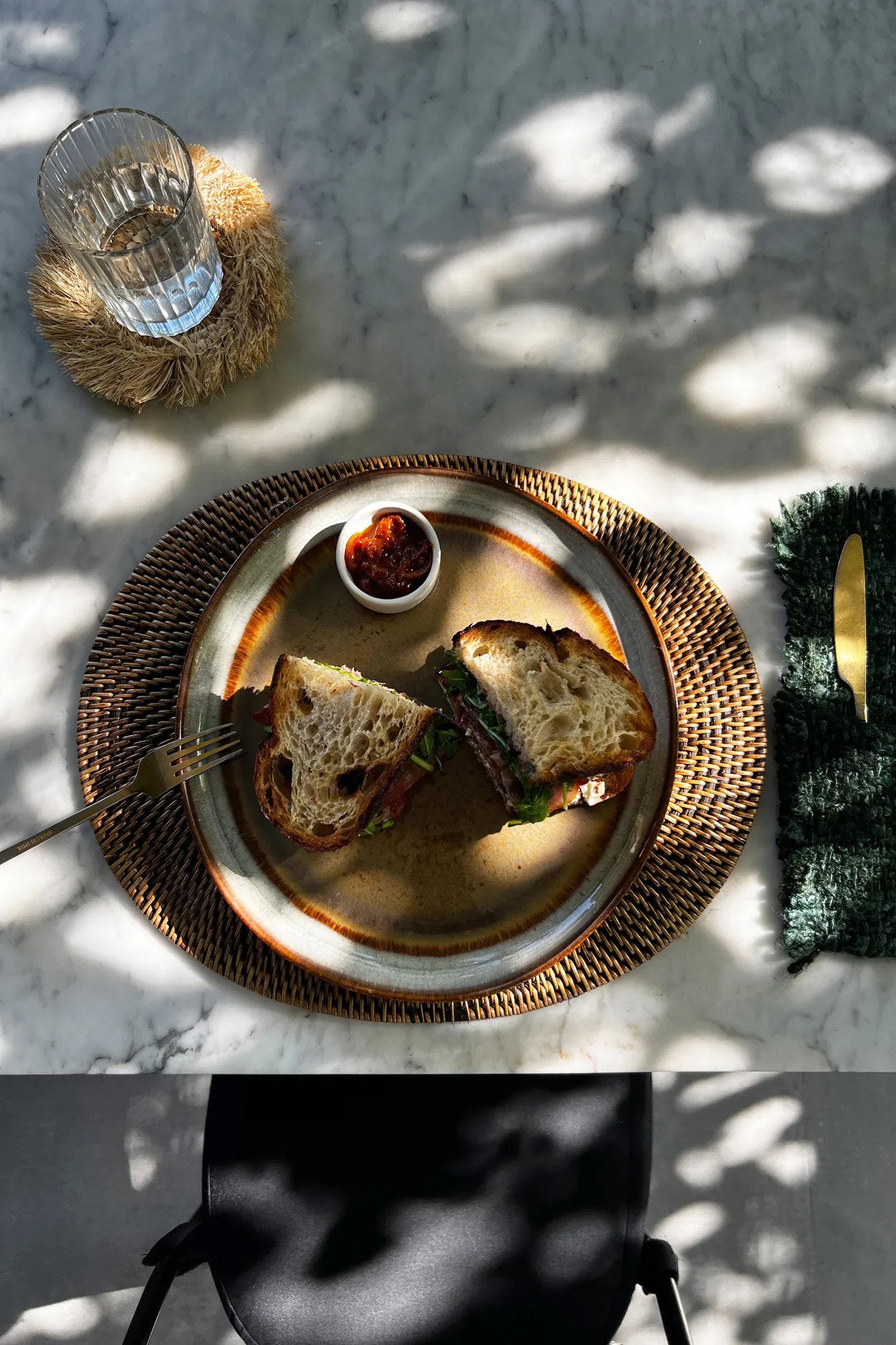 the-colonial-oval-placemat-natural-brown