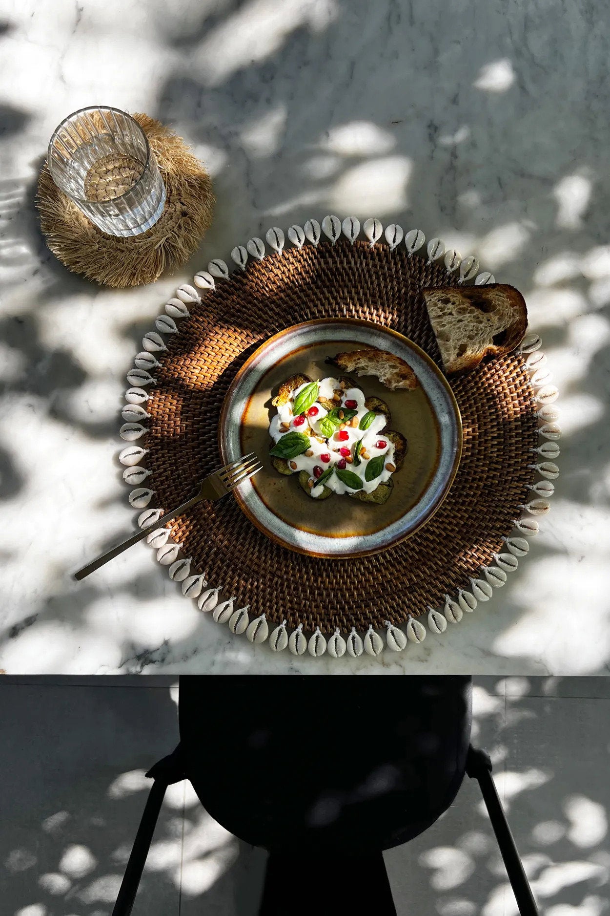 the-colonial-shell-placemat-natural-brown