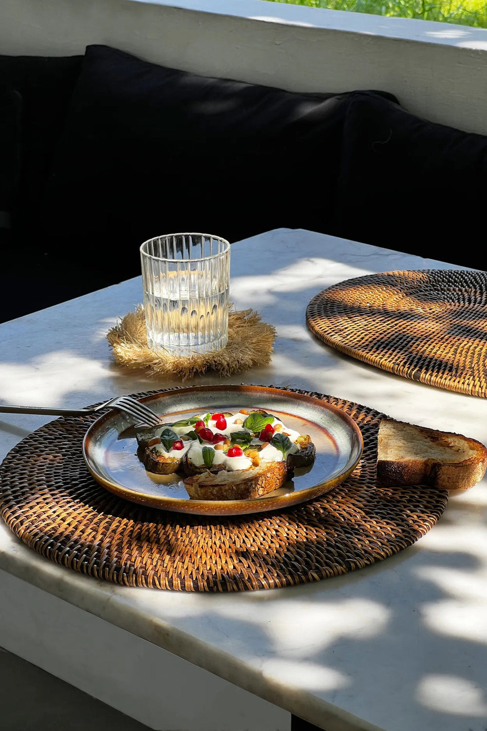 the-colonial-placemat-natural-brown