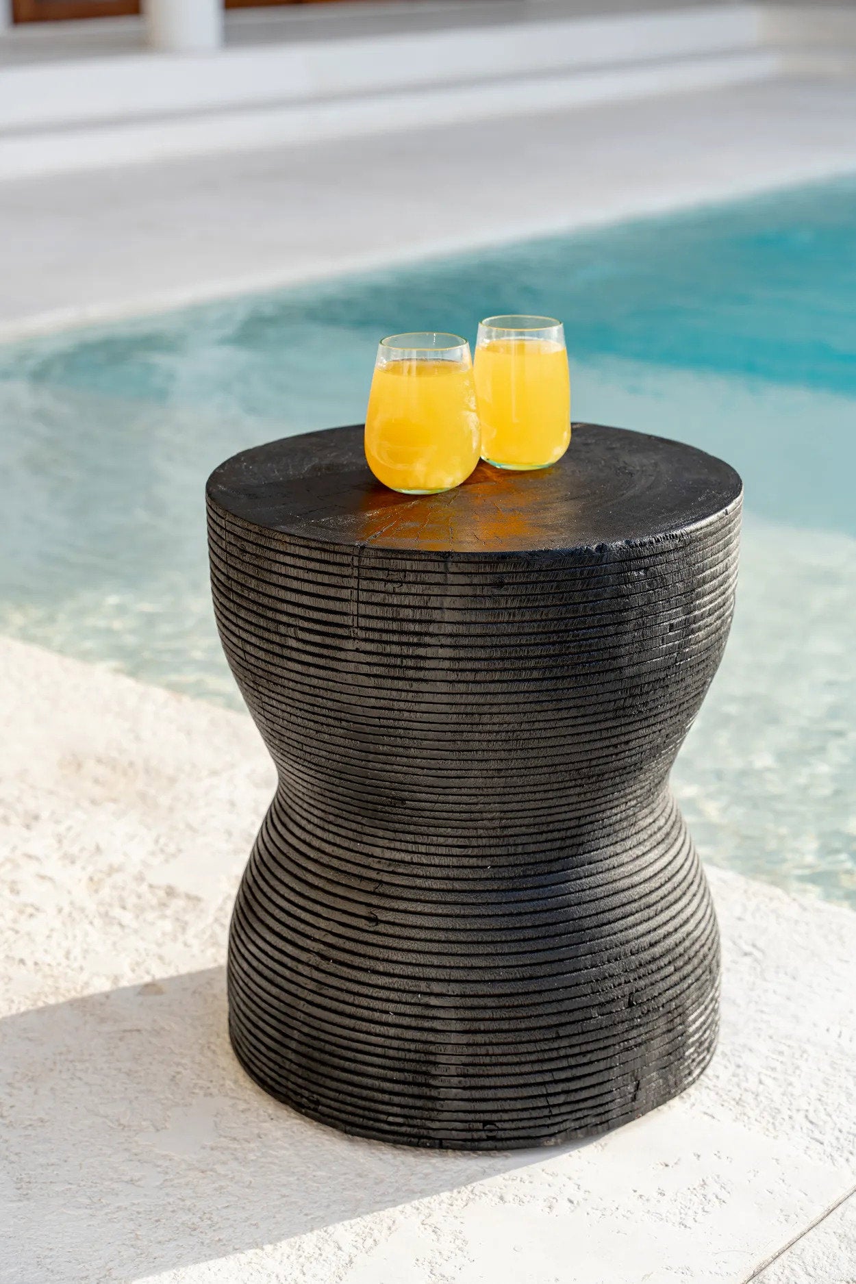 Lightweight and conscious glass tumbler for eco homes