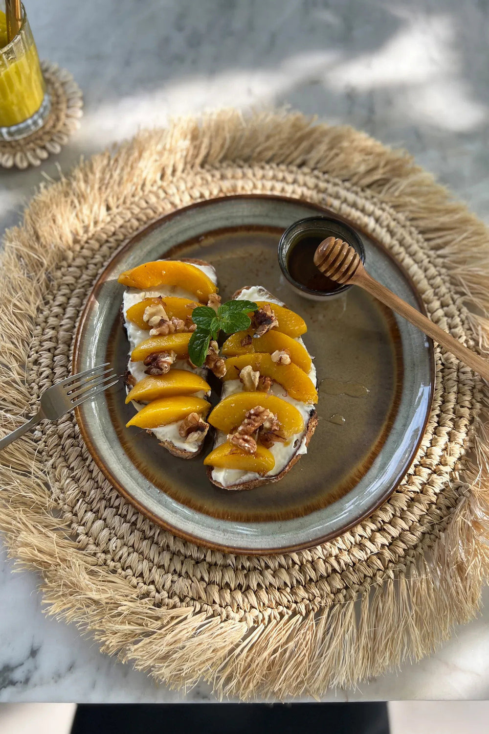 the-teak-root-honey-roller
