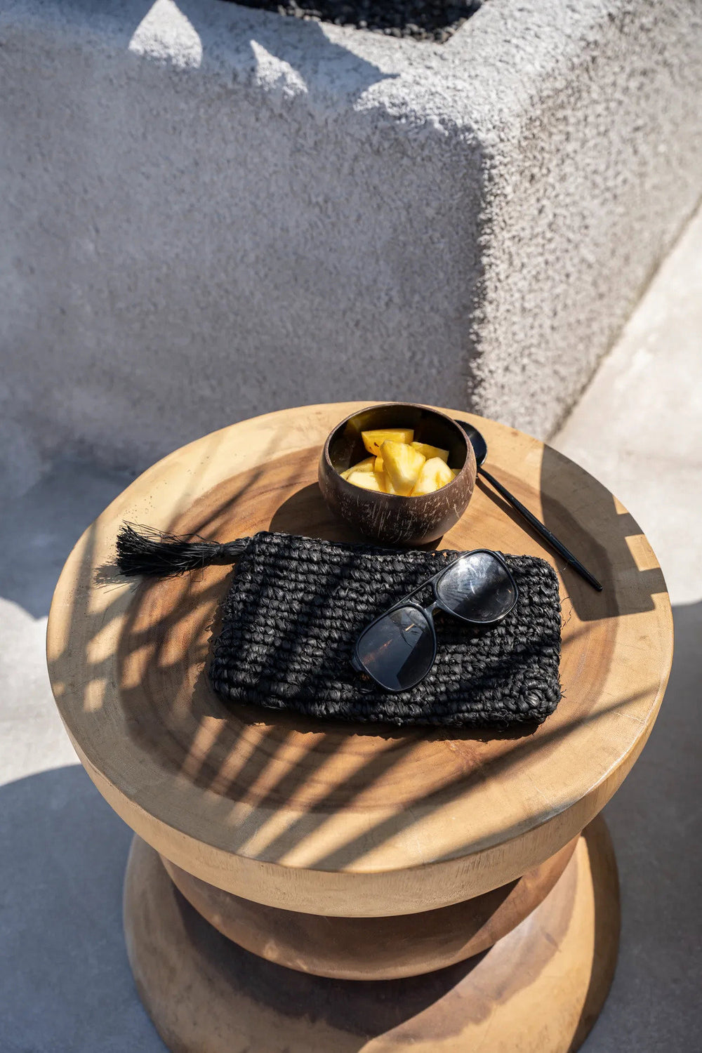 the-coco-food-bowl-natural-black