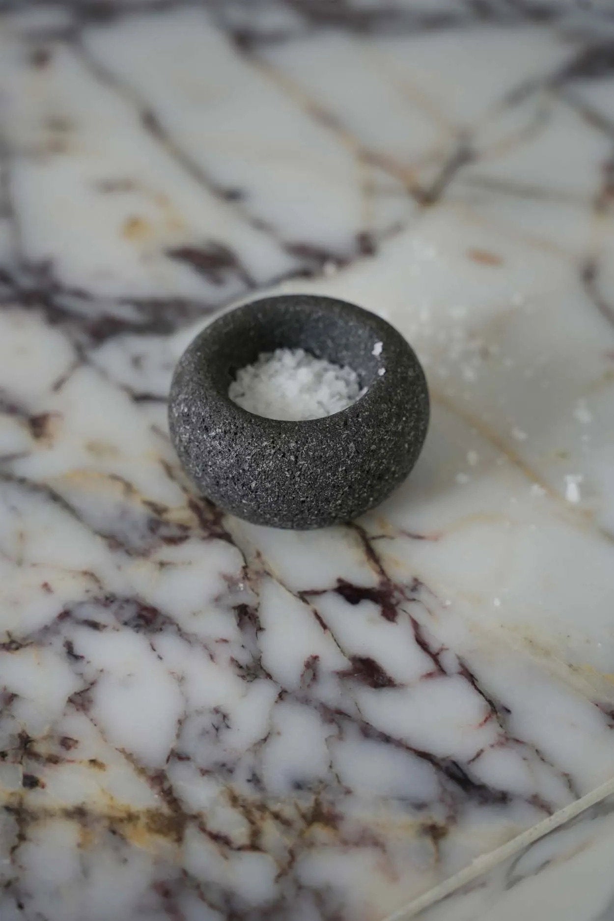 the-lava-stone-bowl-black-xs