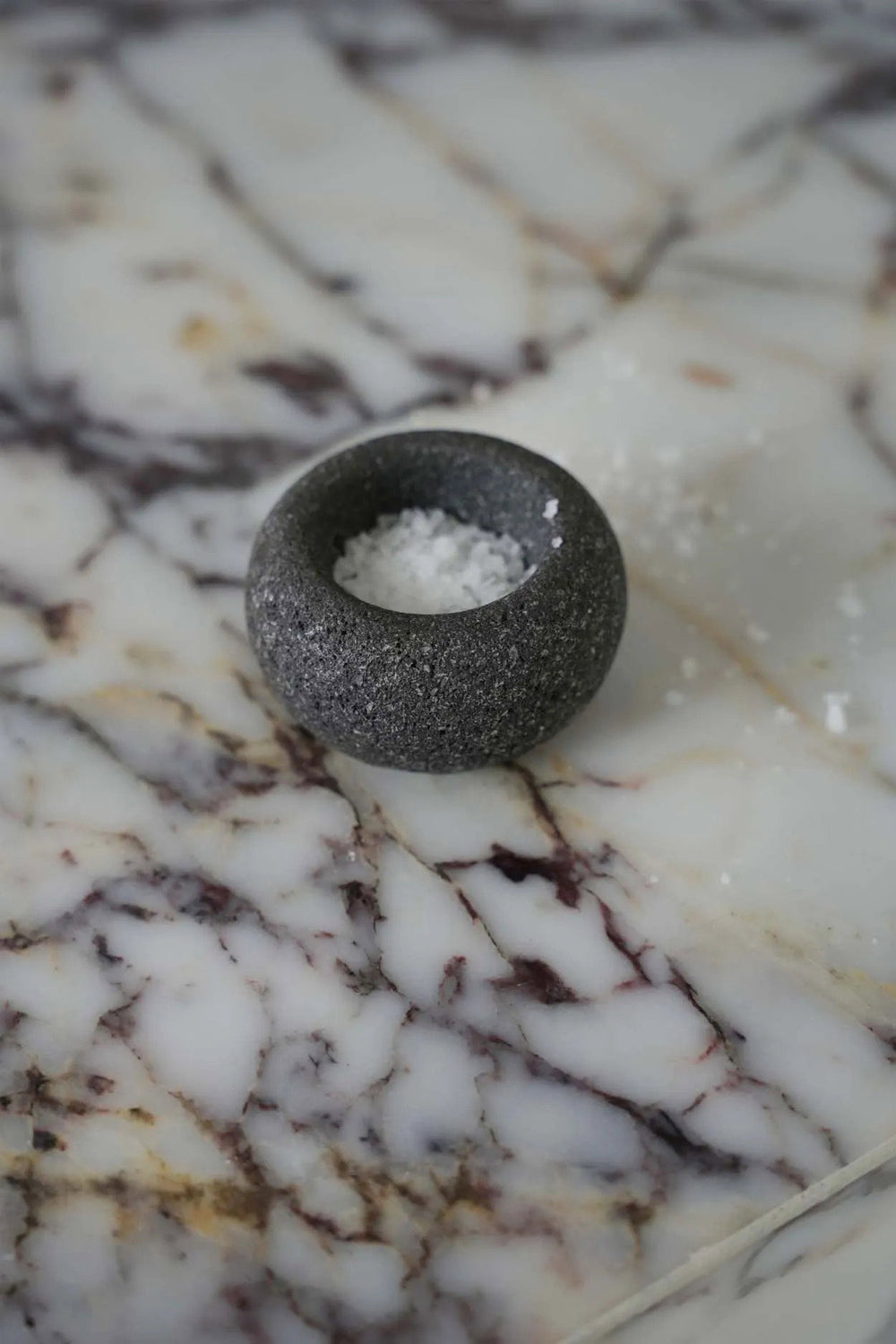 the-lava-stone-bowl-black-xs