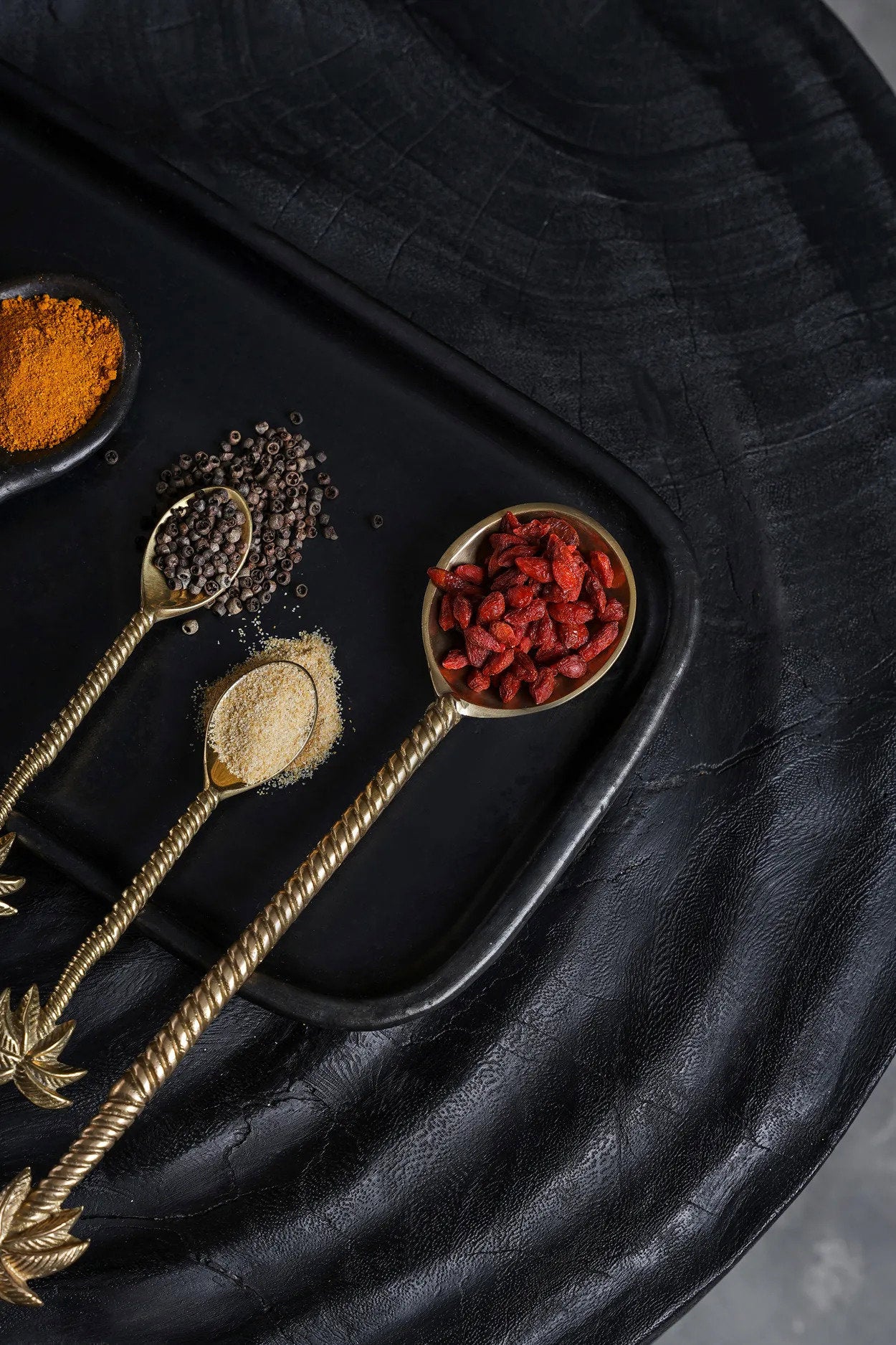 the-palm-tree-salad-spoon-gold