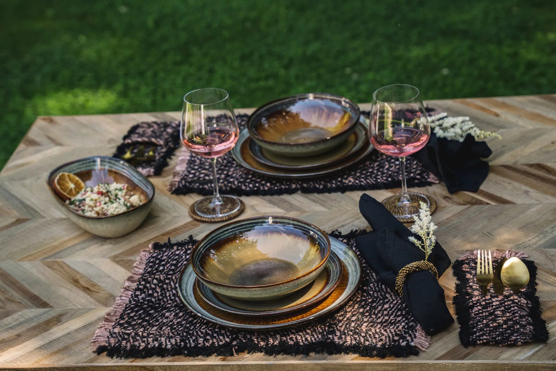 the-oh-my-gee-placemat-black-copper-set-of-4