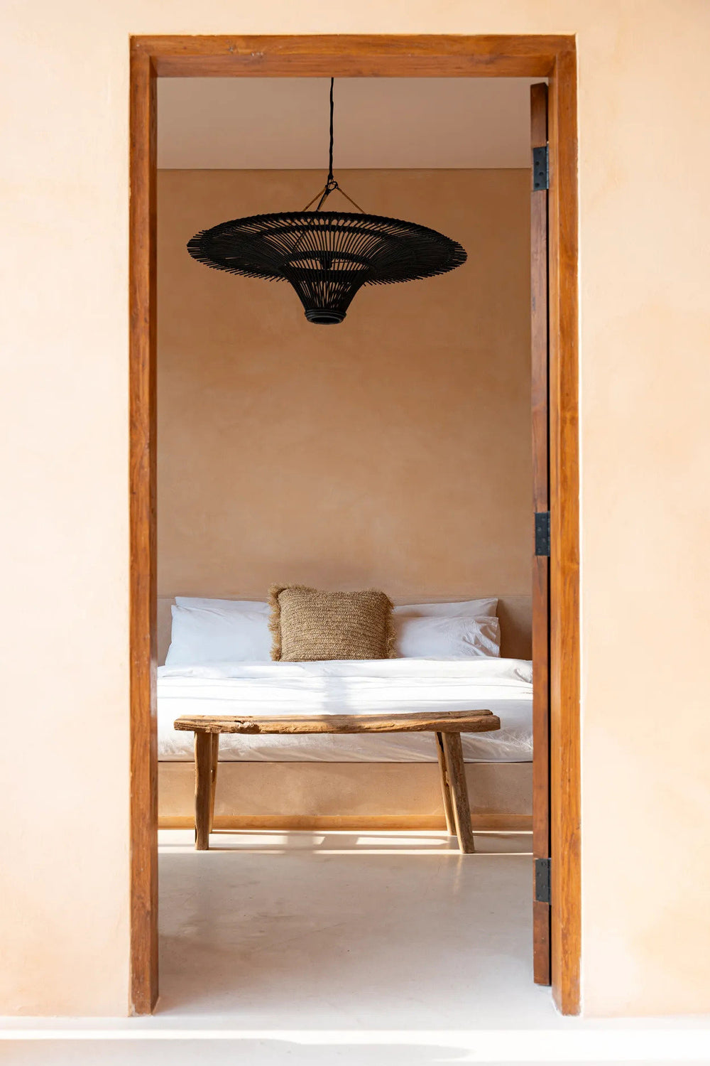 the-sky-pendant-black-l