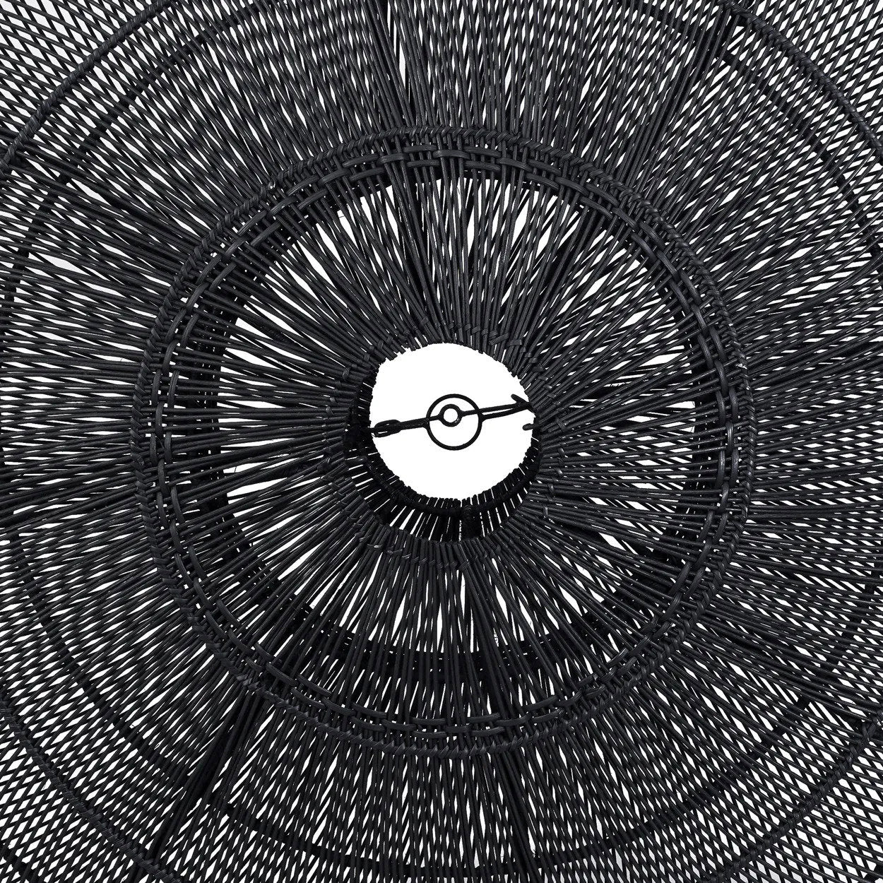 the-macaron-pendant-black-xl