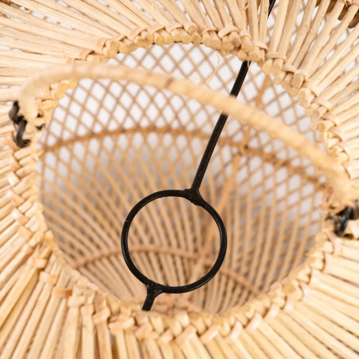 the-batu-bolong-pendant-natural-m