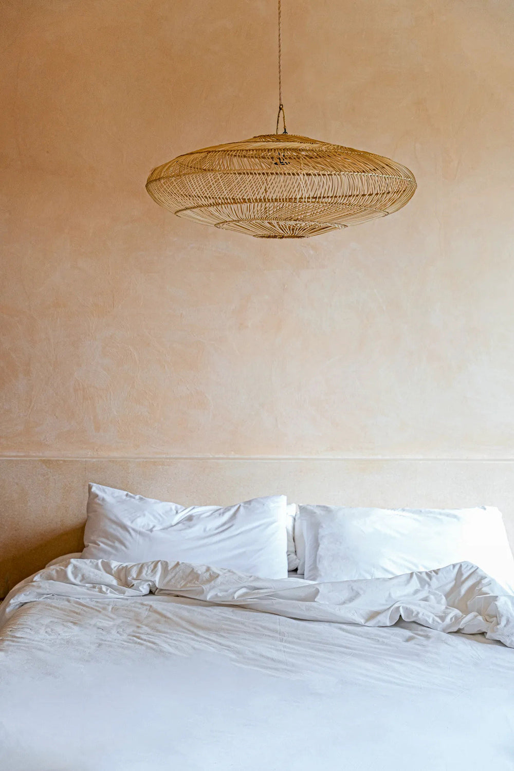 the-macaron-pendant-natural-l
