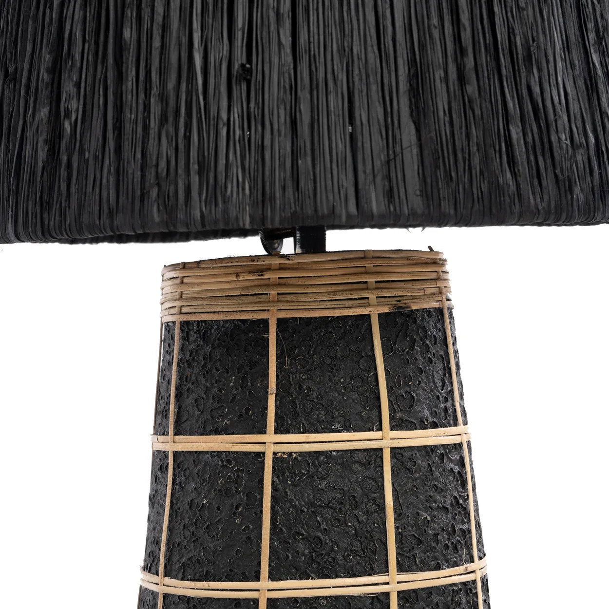 the-naxos-table-lamp-black-natural