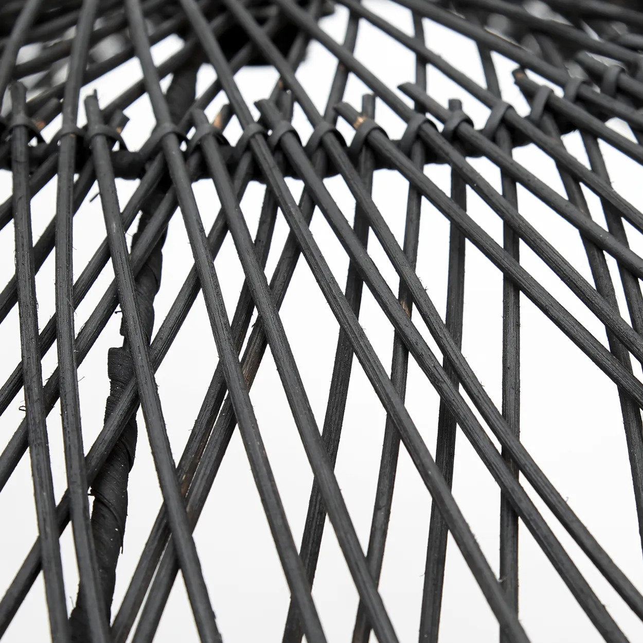 the-chapeau-pendant-black-l