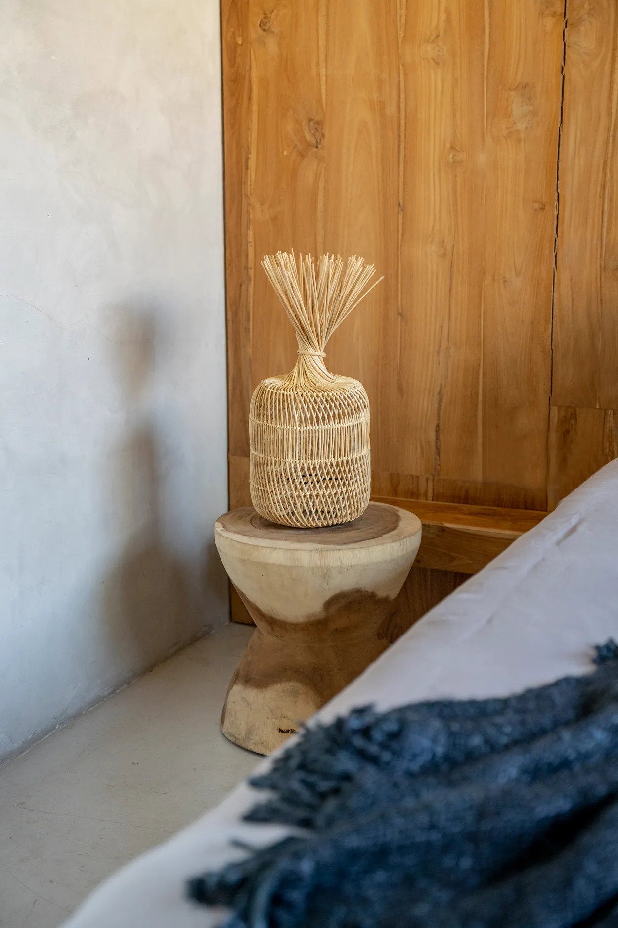 the-dumpling-floor-lamp-pendant-natural-s