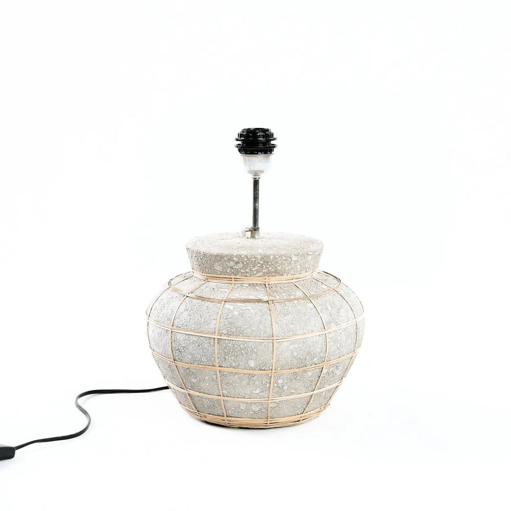 the-lipsi-table-lamp-natural-concrete