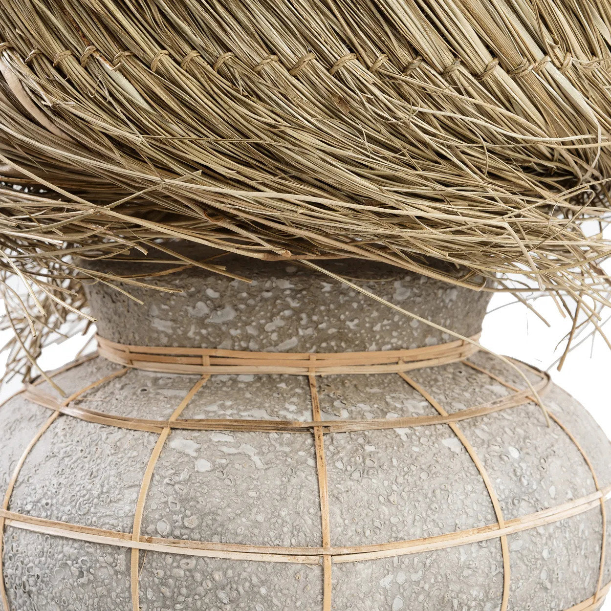 the-lipsi-table-lamp-natural-concrete