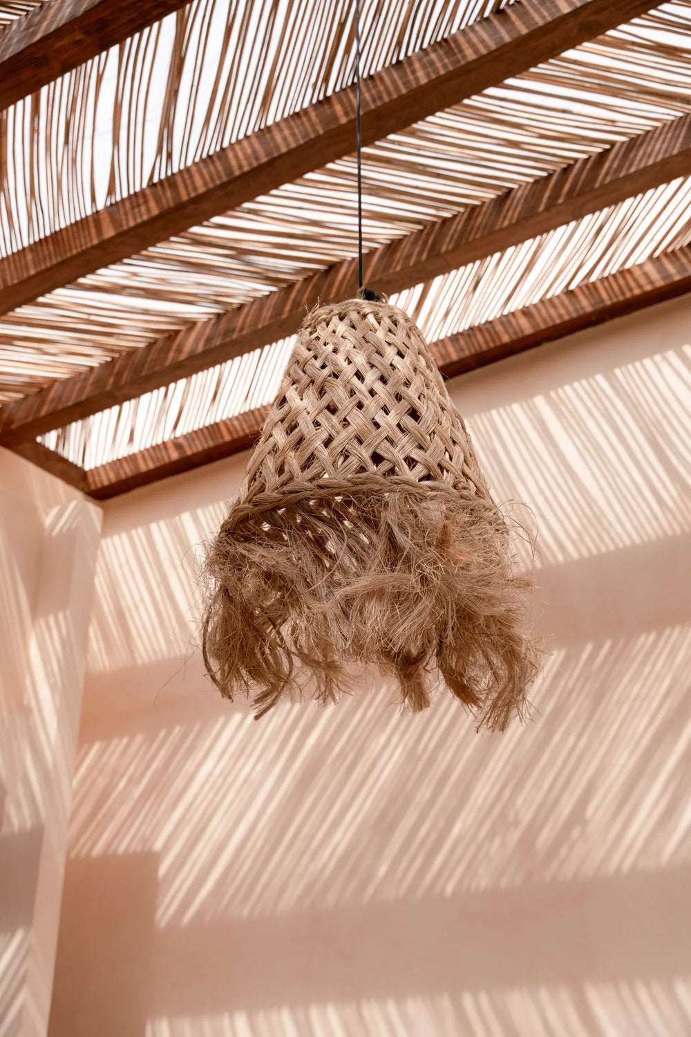 the-abaca-jelly-fish-pendant-natural-m