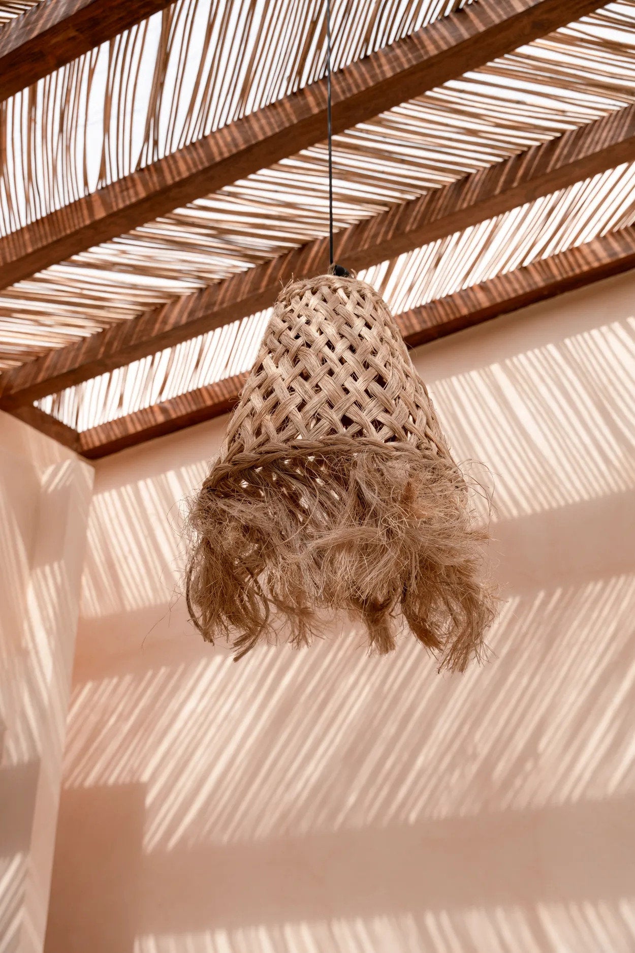 the-abaca-jelly-fish-pendant-natural-m