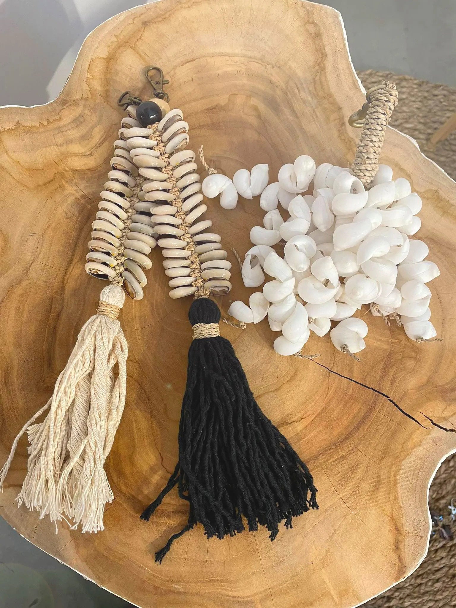the-kai-shell-keychain-white